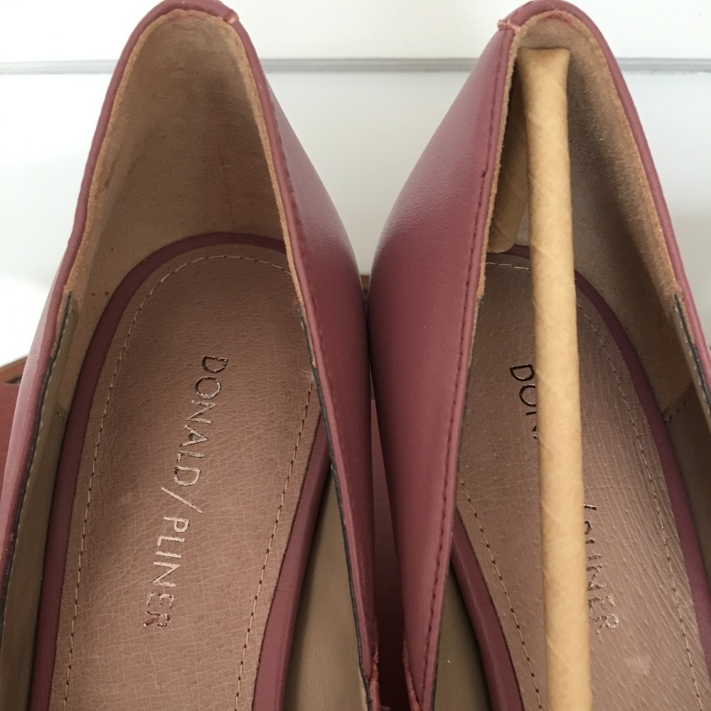 Donald/Pliner FELICITYUS Orchid Snake Print pumps - Picture 4 of 8